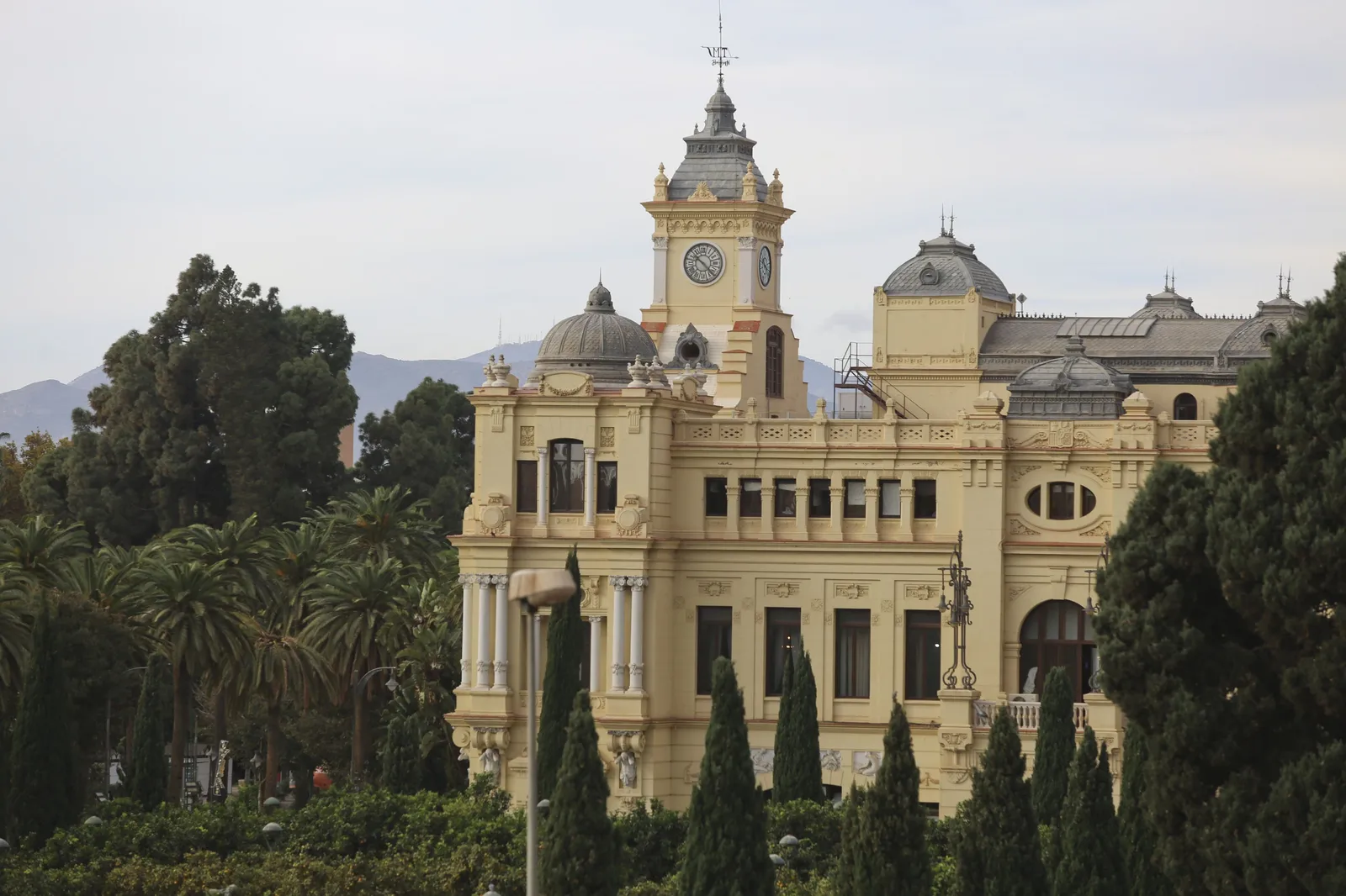 Málaga City Hall adjusts €6M budget for Más Cerca salaries