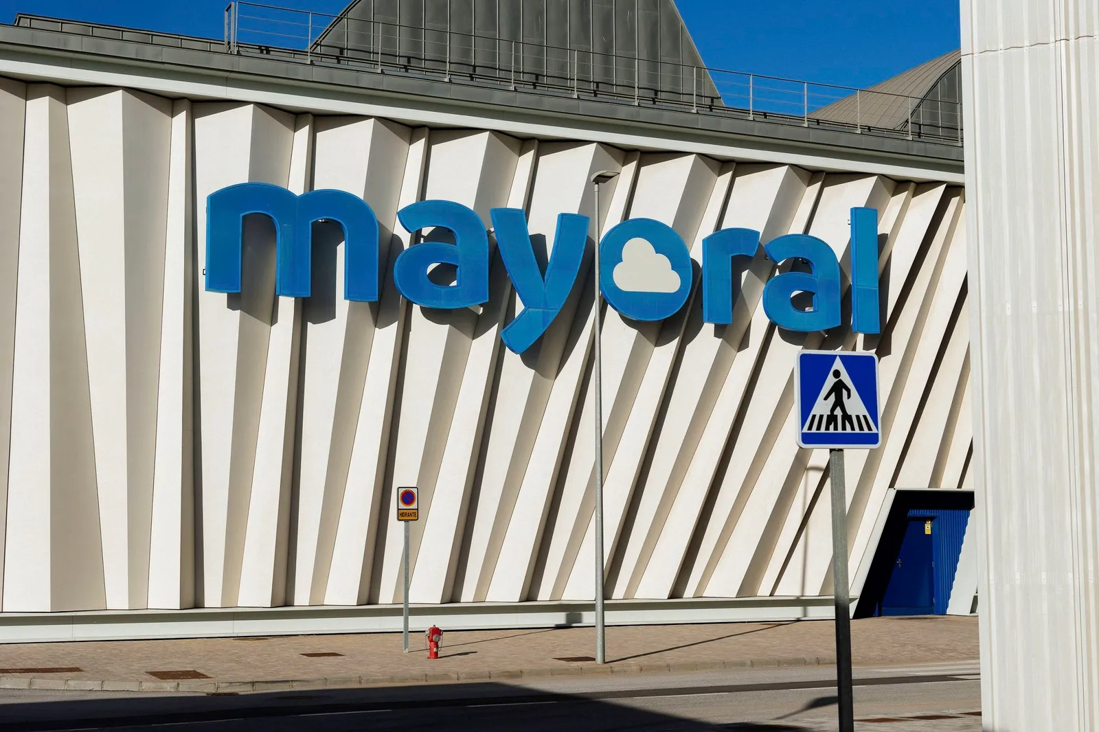 Mayoral owners commit EUR 100m to Digi IPO