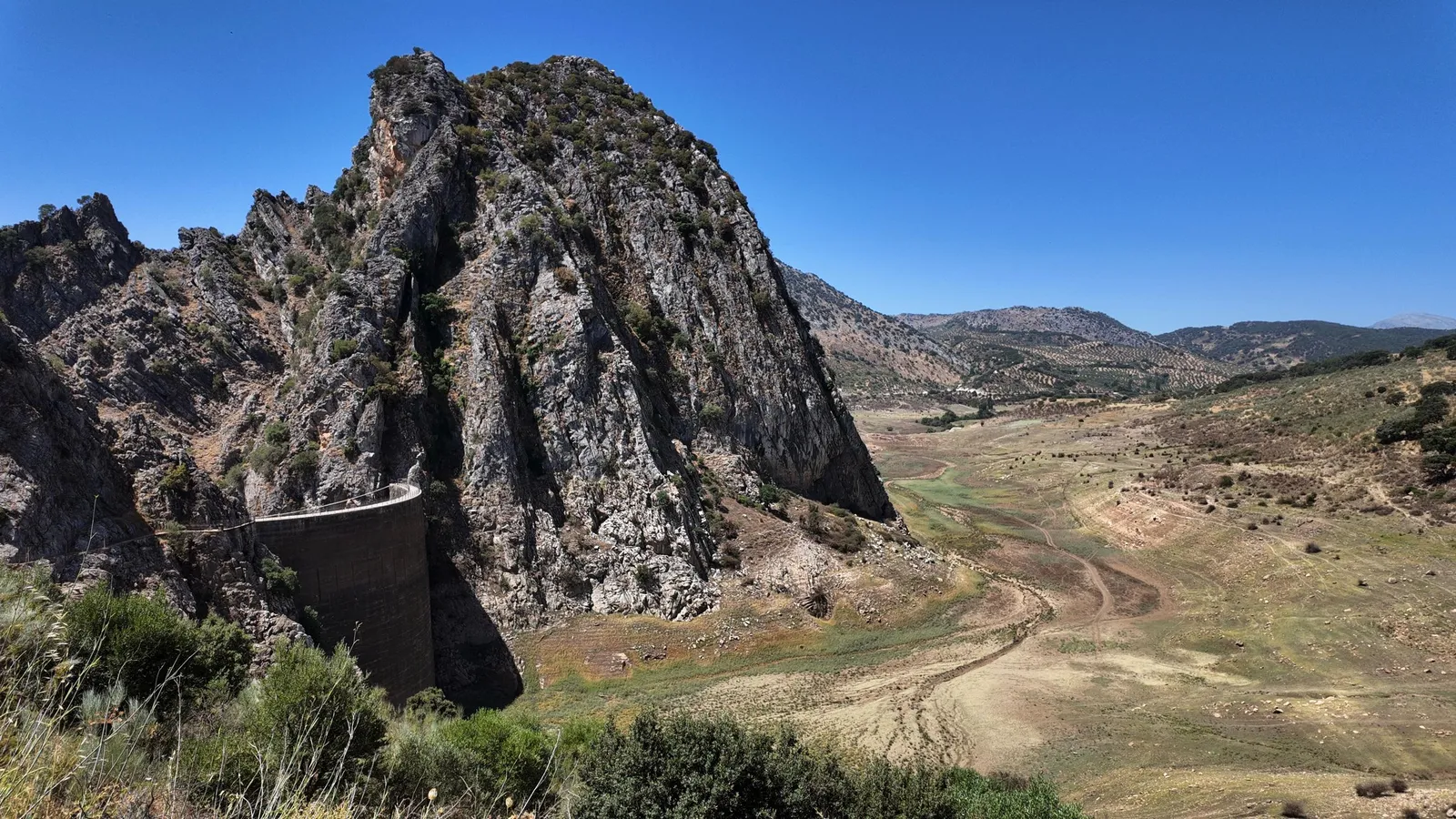 Montejaque reservoir empties again after storms