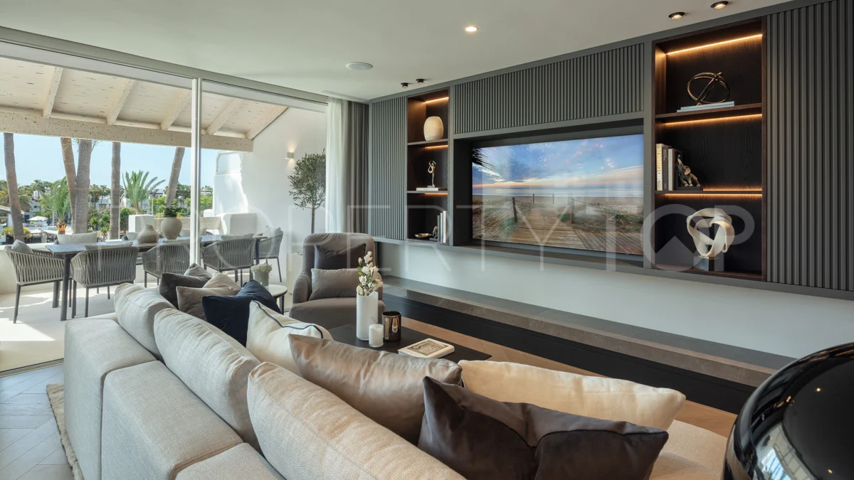 the living room. This is most of the 219 m².